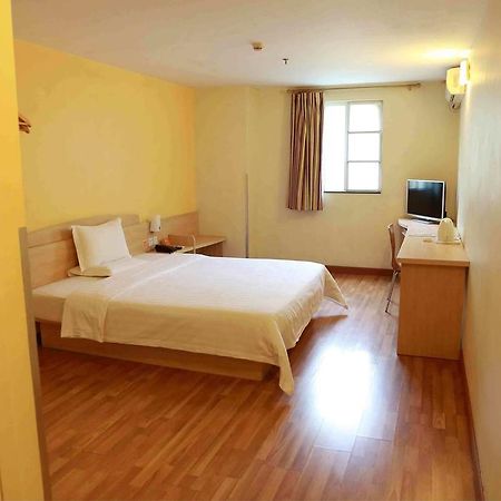 7Days Inn Guangzhou Shijing Jinbi Xincheng מראה חיצוני תמונה