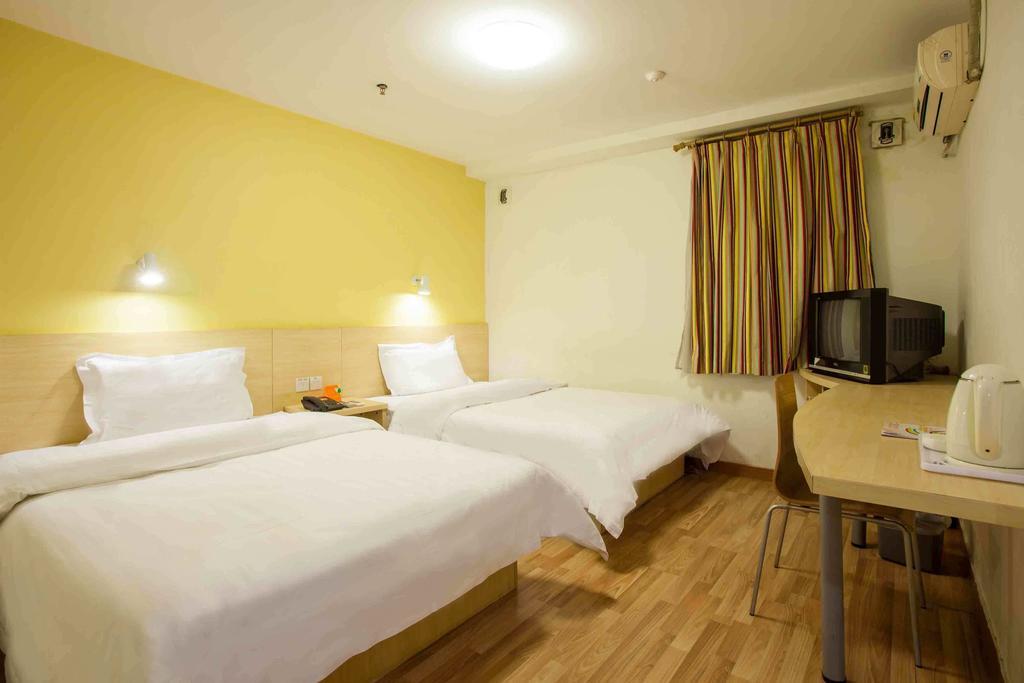 7Days Inn Guangzhou Shijing Jinbi Xincheng חדר תמונה