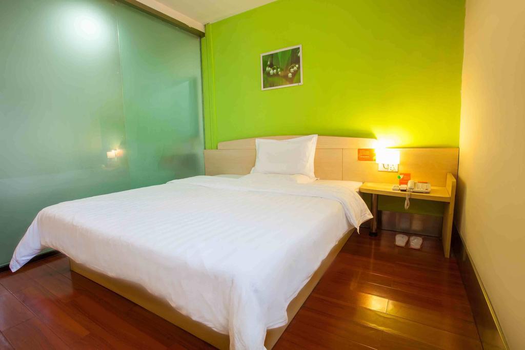 7Days Inn Guangzhou Shijing Jinbi Xincheng חדר תמונה