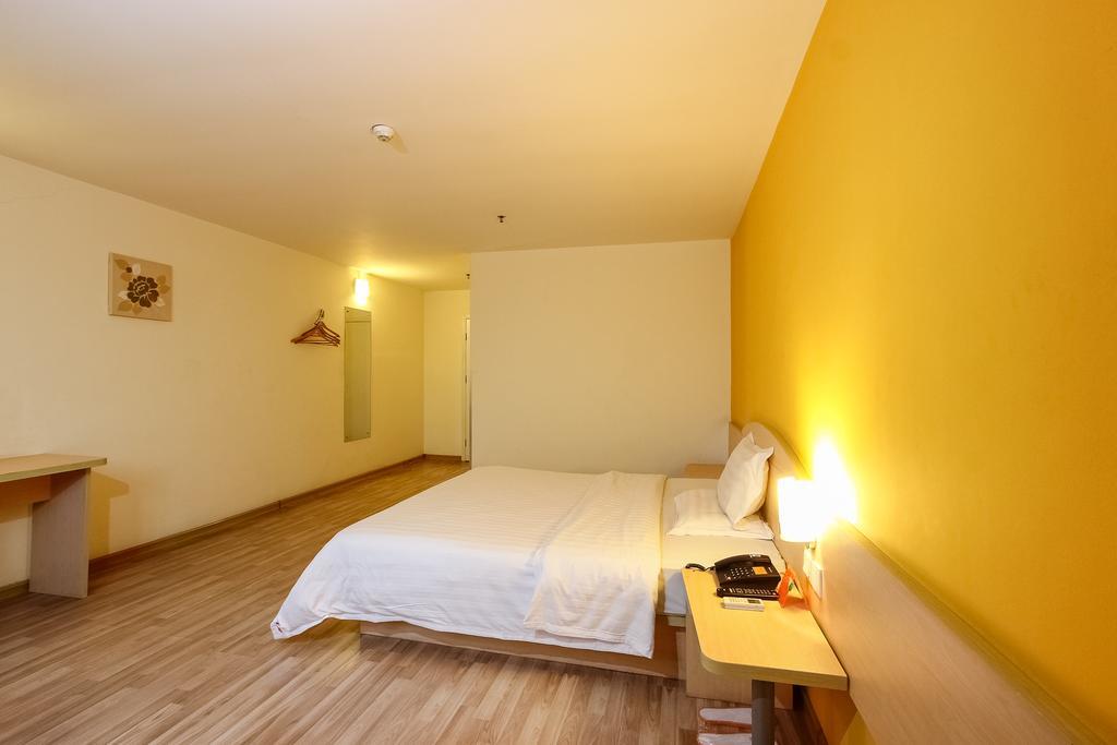 7Days Inn Guangzhou Shijing Jinbi Xincheng מראה חיצוני תמונה