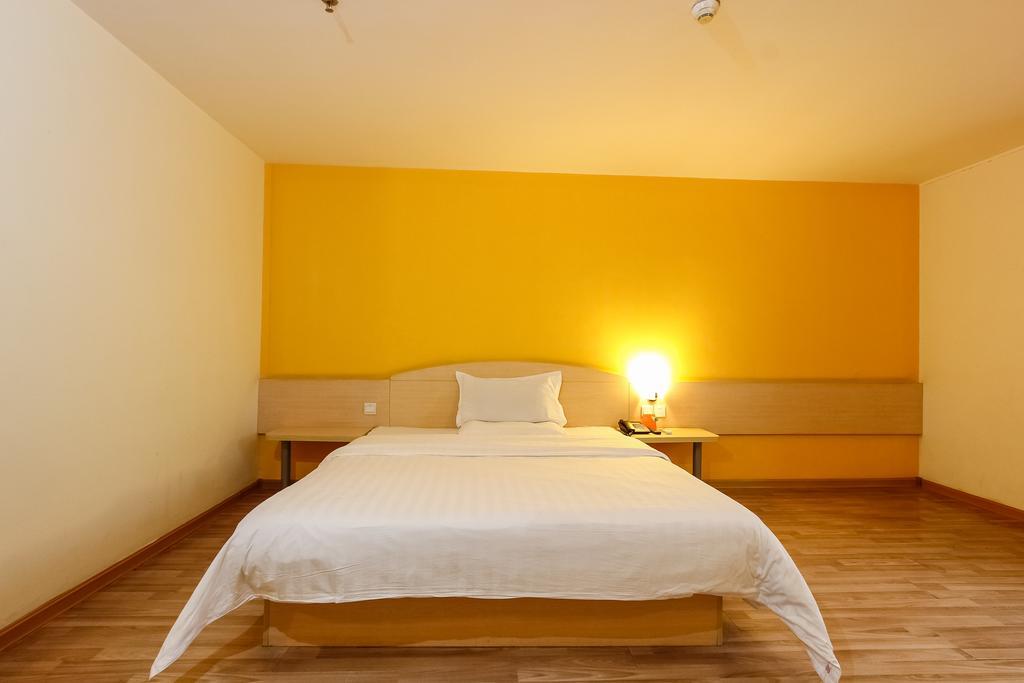 7Days Inn Guangzhou Shijing Jinbi Xincheng מראה חיצוני תמונה